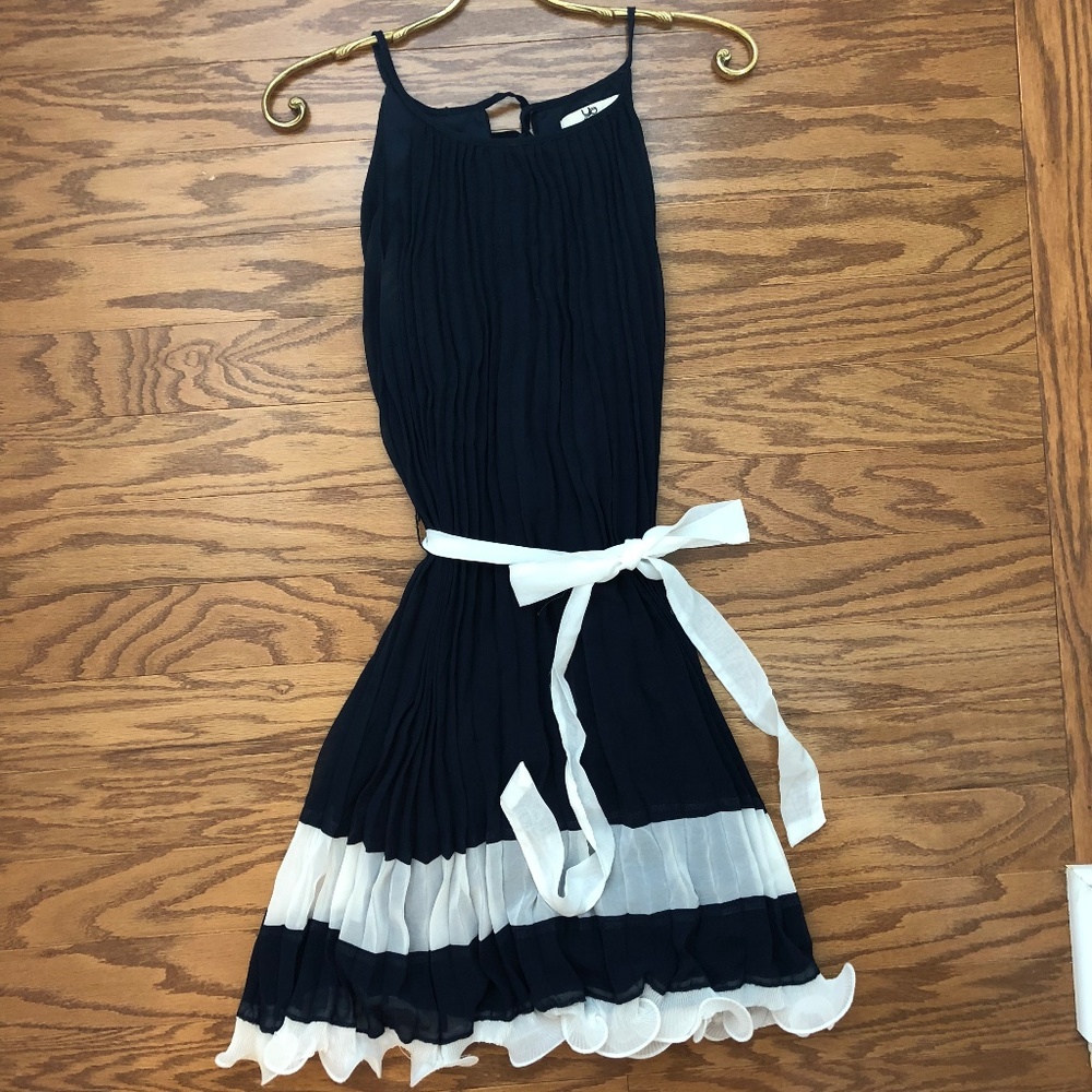 {NEW} Ya: Los Angeles Navy & White Dress